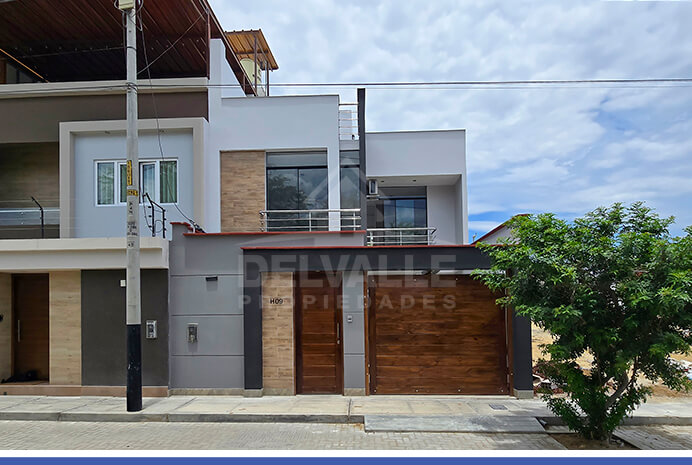 Casa en Venta en Alameda Country Club - Piura | Frente a Parque